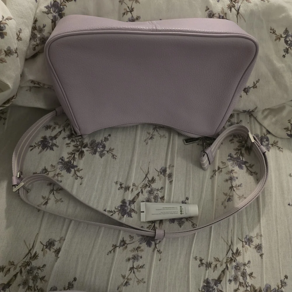 kate spade reposhing this